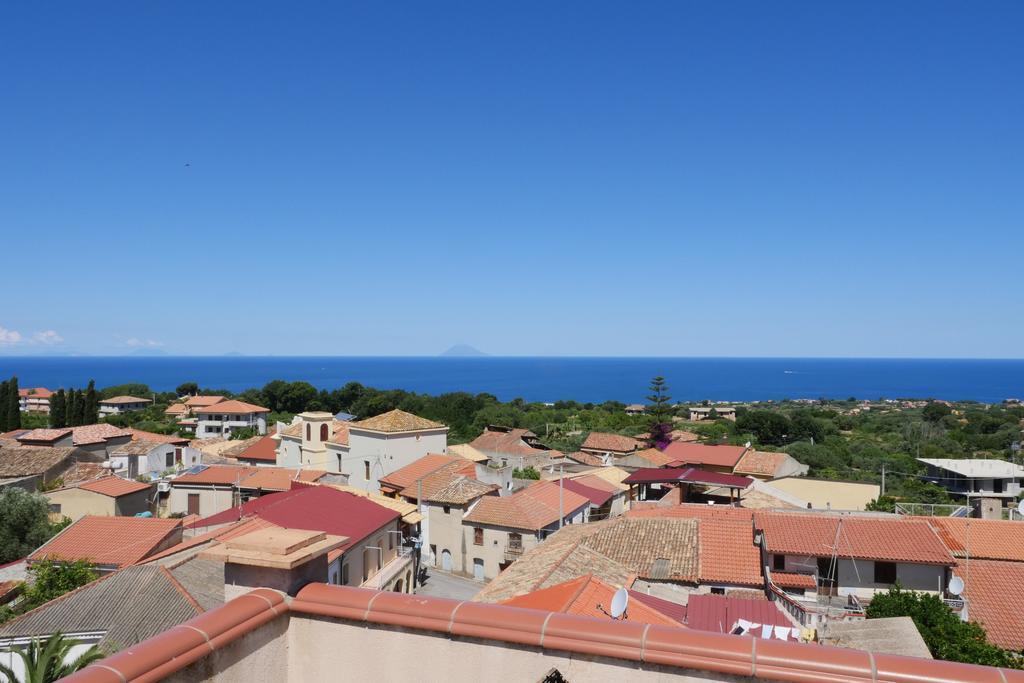 Villa Basilio Accommodation Ricadi Exterior foto